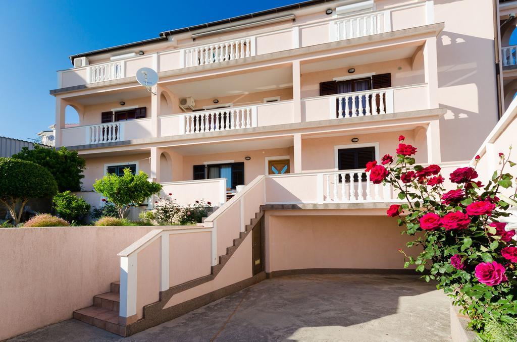 Apartments Dragan Lopar Buitenkant foto